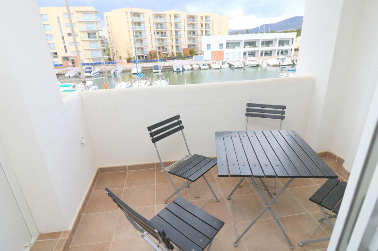 R. Marine II Apartment Росес Екстериор снимка
